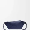 Petit sac banane Puzzle Edge en cuir de veau classique bleu abysse