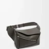Petit sac banane Puzzle Edge en cuir de veau classique gris foncé