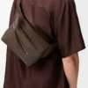 Petit sac banane Puzzle en cuir de veau grainé Dark Cigar