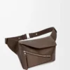 Petit sac banane Puzzle en cuir de veau grainé Dark Cigar