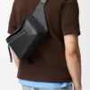 Petit sac banane Puzzle en cuir de veau grainé Noir