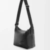 Petit sac à bandoulière Cubi en cuir de veau grainé souple Noir