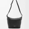 Petit sac à bandoulière Cubi en cuir de veau grainé souple Noir