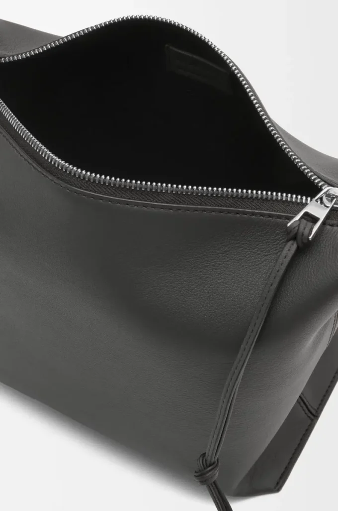 Petit sac à bandoulière Cubi en cuir de veau lisse et souple et jacquard Dark Grey