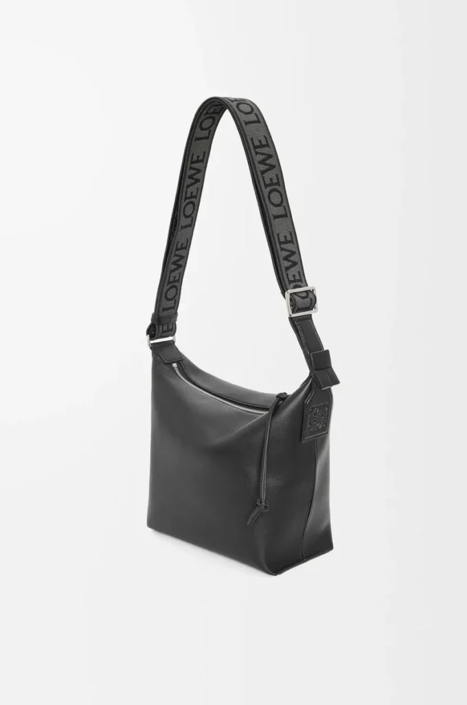 Petit sac à bandoulière Cubi en cuir de veau lisse et souple et jacquard noir