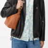 Petit sac à bandoulière Cubi en cuir de veau lisse et souple et jacquard Tan