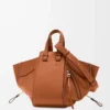 Petit sac Hammock en cuir de veau classique Tan