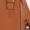 Petit sac Hammock en cuir de veau classique Tan