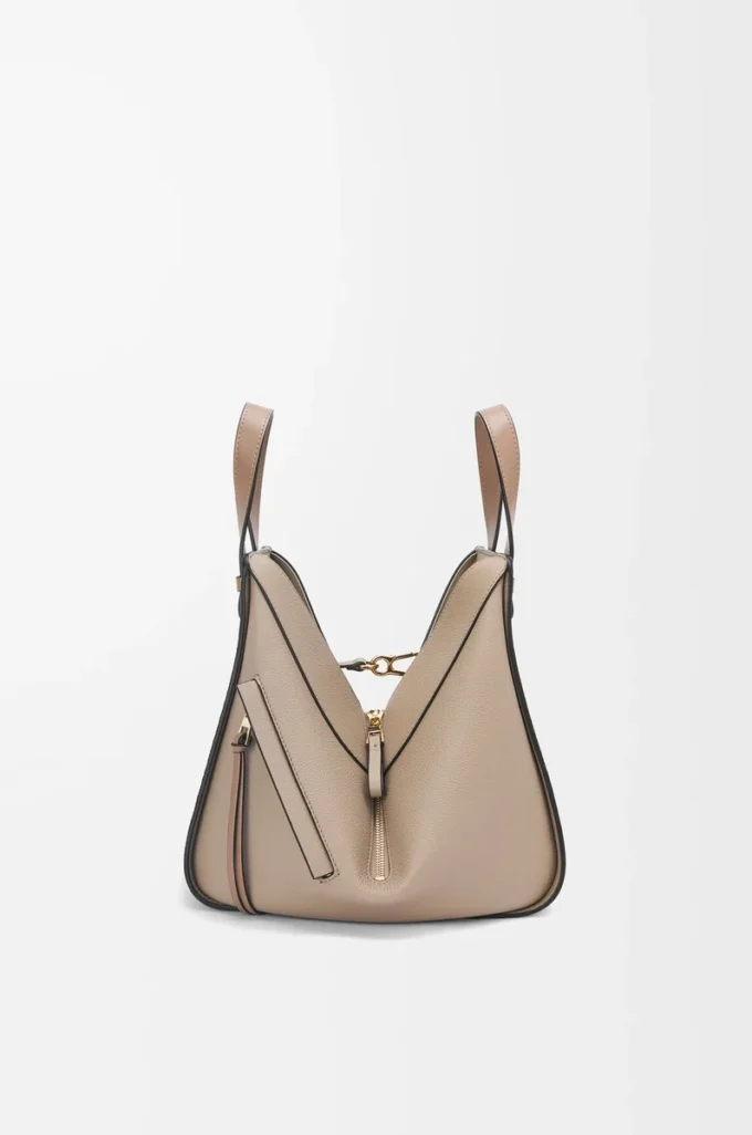 Petit sac Hammock en cuir de veau grainé souple sable