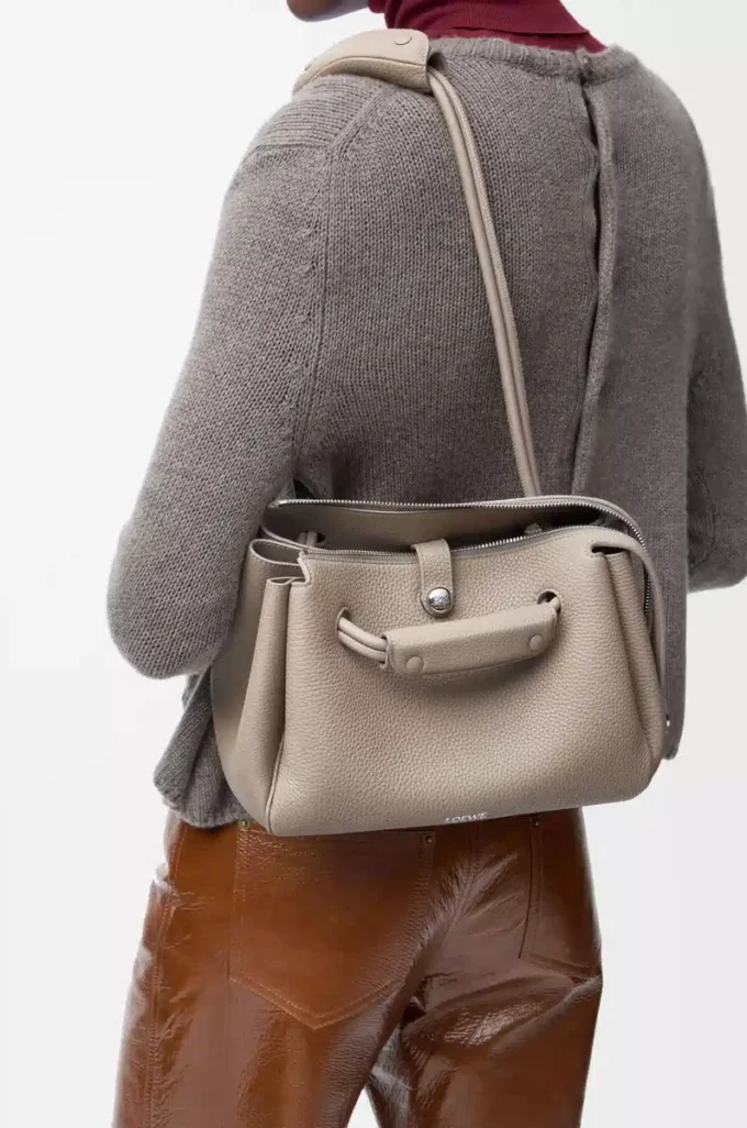 Petit sac Madrid en cuir de veau grainé souple Clay