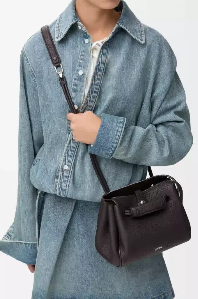 Petit sac Madrid en cuir de veau grainé souple Dark Ebony