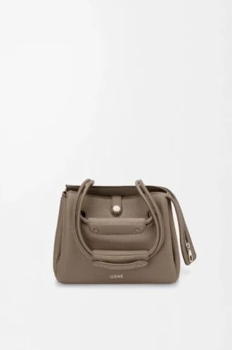Petit sac Madrid en cuir de veau grainé souple Taupe