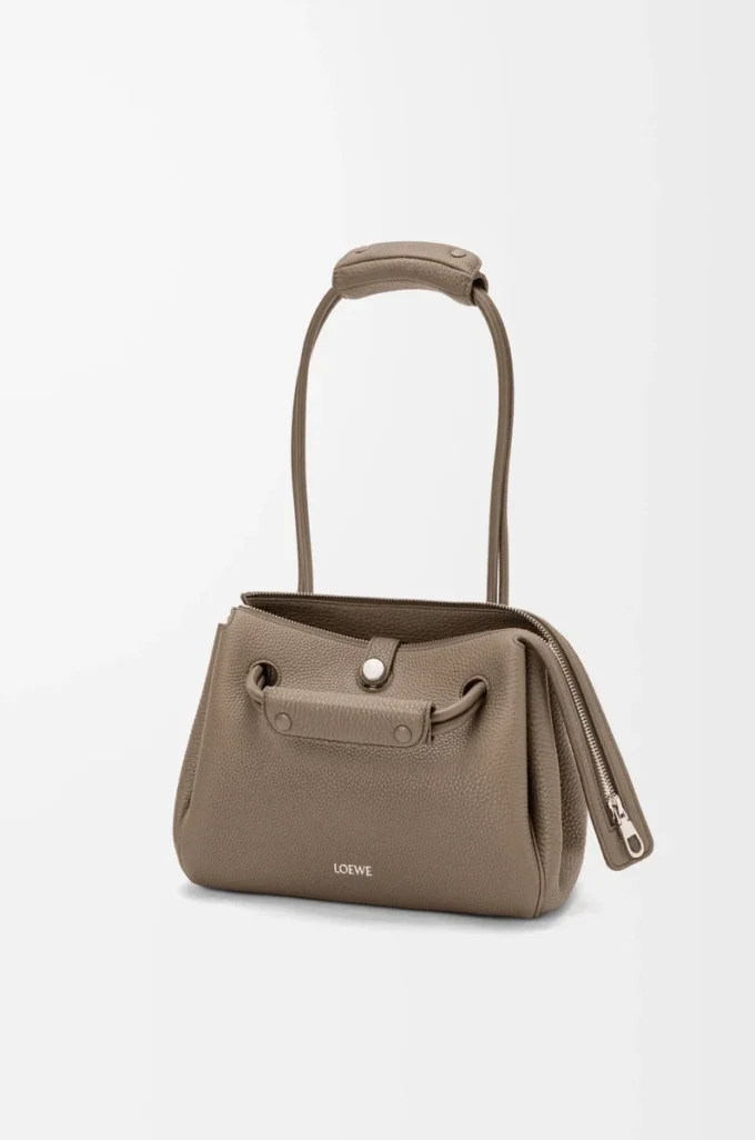 Petit sac Madrid en cuir de veau grainé souple Taupe