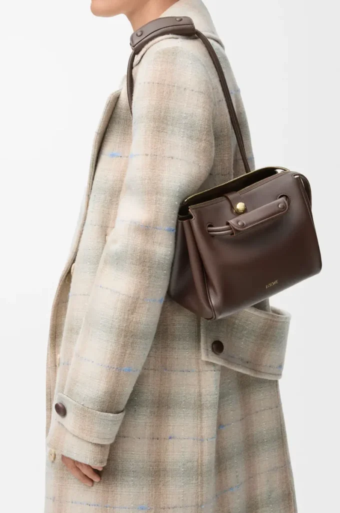 Petit sac Madrid en cuir de veau souple marron foncé