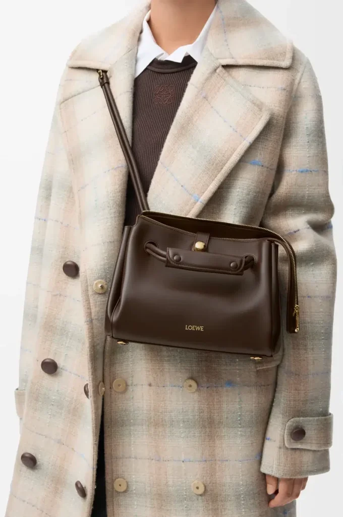 Petit sac Madrid en cuir de veau souple marron foncé
