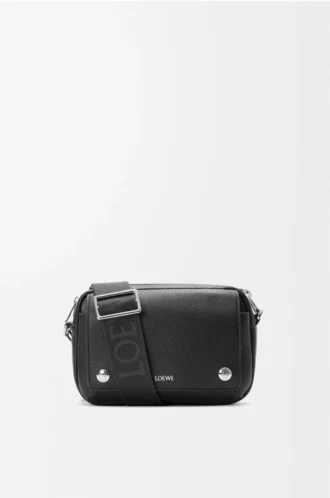 Petit sac messager Pebble en cuir de veau grainé souple noir