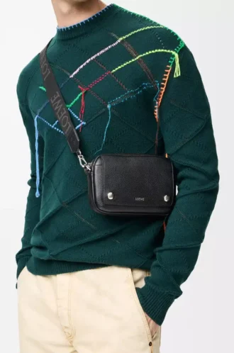 Petit sac messager Pebble en cuir de veau grainé souple noir