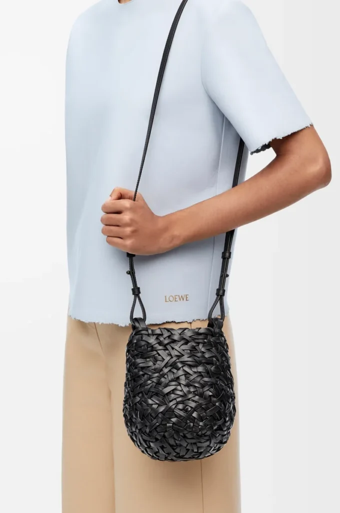 Petit sac Nest Basket en cuir de veau noir