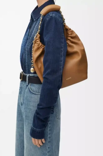Petit sac Squeeze en cuir d&rsquo;agneau nappa souple Chêne