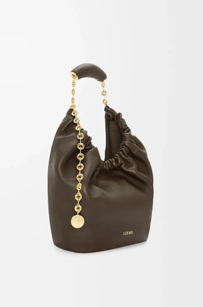 Petit sac Squeeze en cuir d&rsquo;agneau nappa souple chocolat