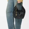 Petit sac Squeeze en cuir d&rsquo;agneau nappa souple noir