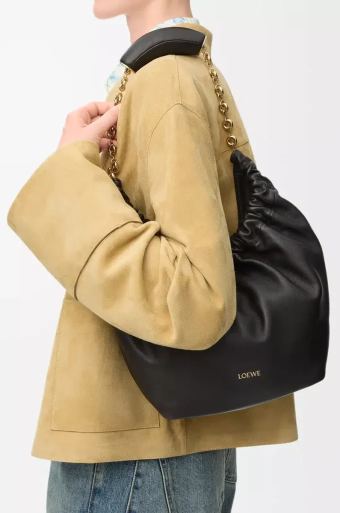 Petit sac Squeeze en cuir d&rsquo;agneau nappa souple noir