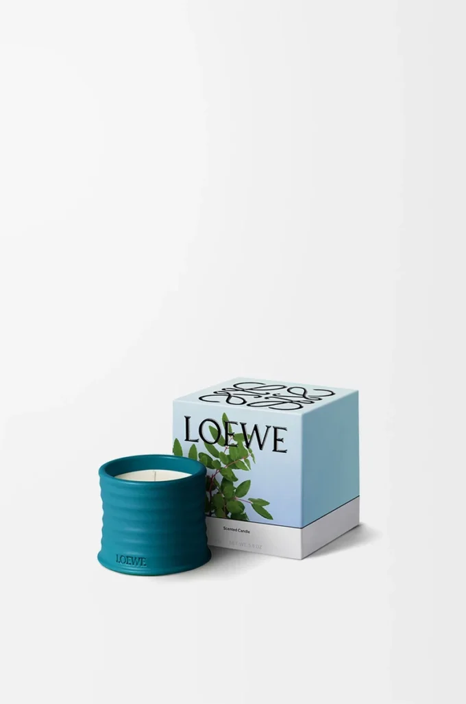 Petite bougie parfumée à l&rsquo;encens bleu foncé