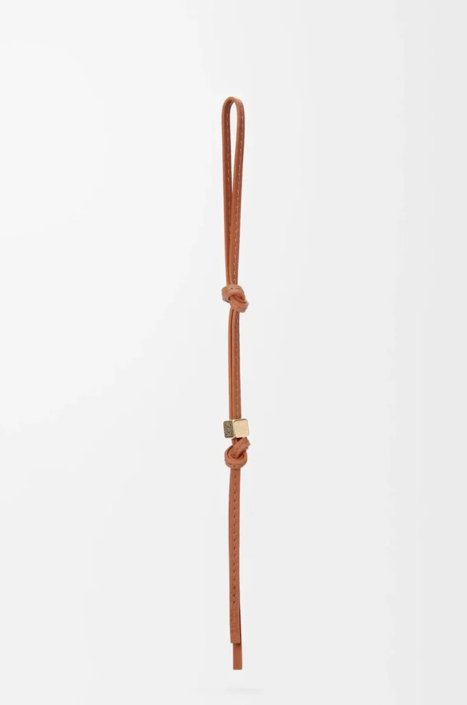 Petite sangle Anagram en cuir de veau Tan Tonal/Gold