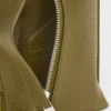 Poche verticale en T en cuir de veau grainé souple Olive