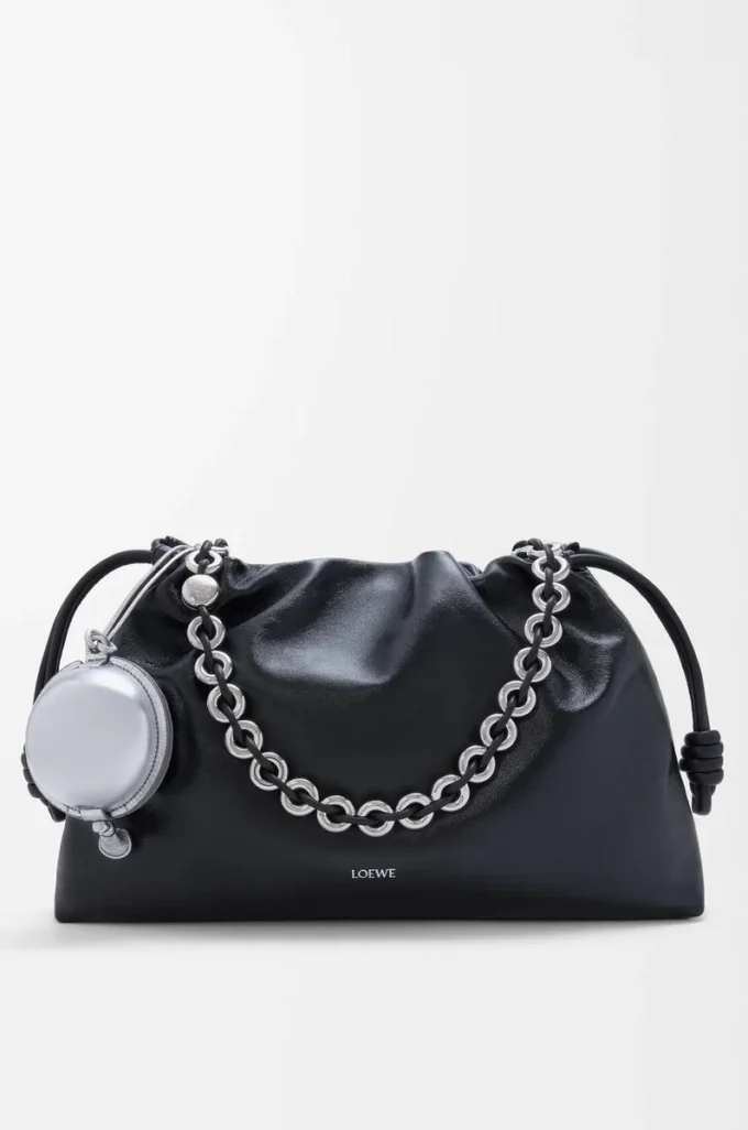Pochette Balloon en cuir de veau nappa argenté