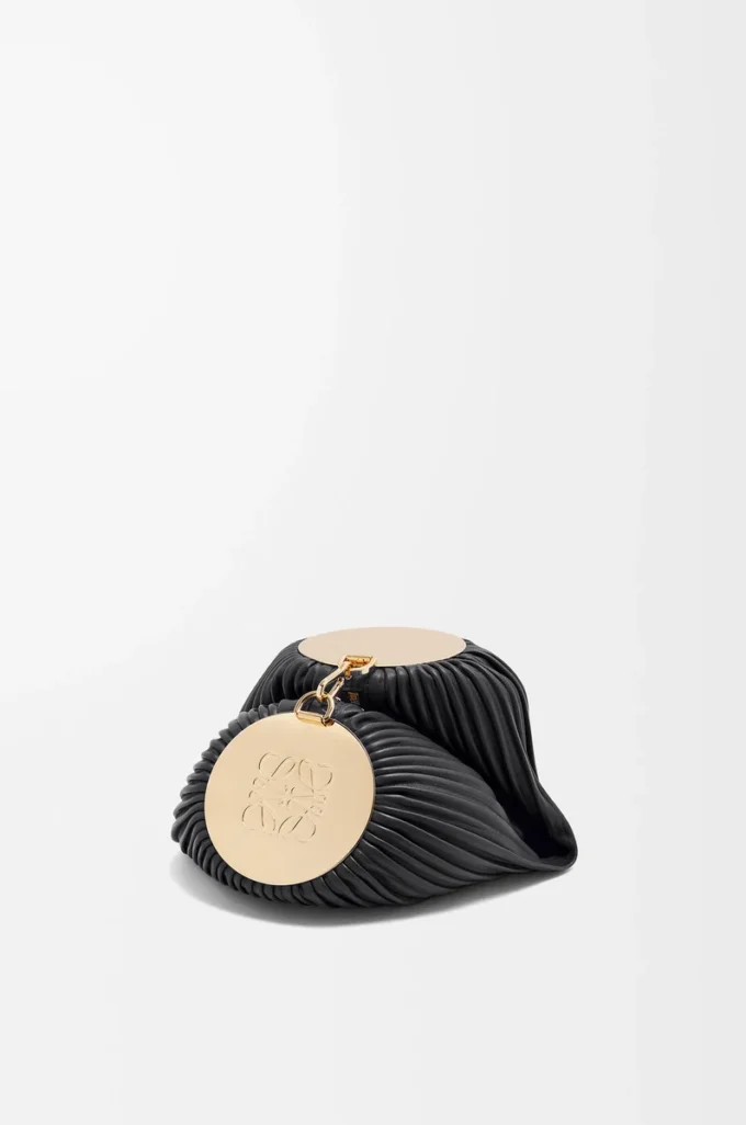 Pochette bracelet en nappa plissé noir