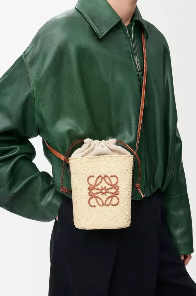 Pochette carrée en palmier iraca et cuir de veau naturel/tan