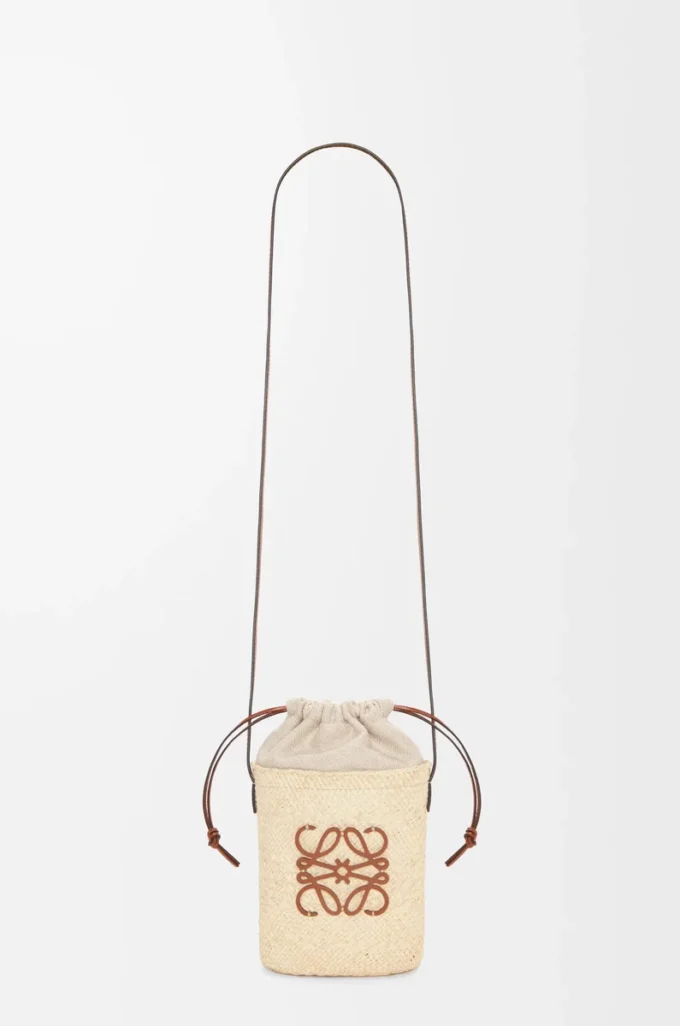 Pochette carrée en palmier iraca et cuir de veau naturel/tan