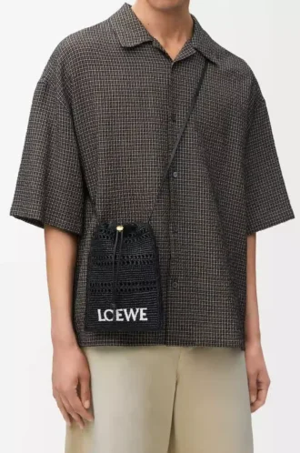 Pochette à cordon en raphia noir