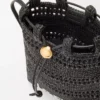 Pochette à cordon en raphia noir