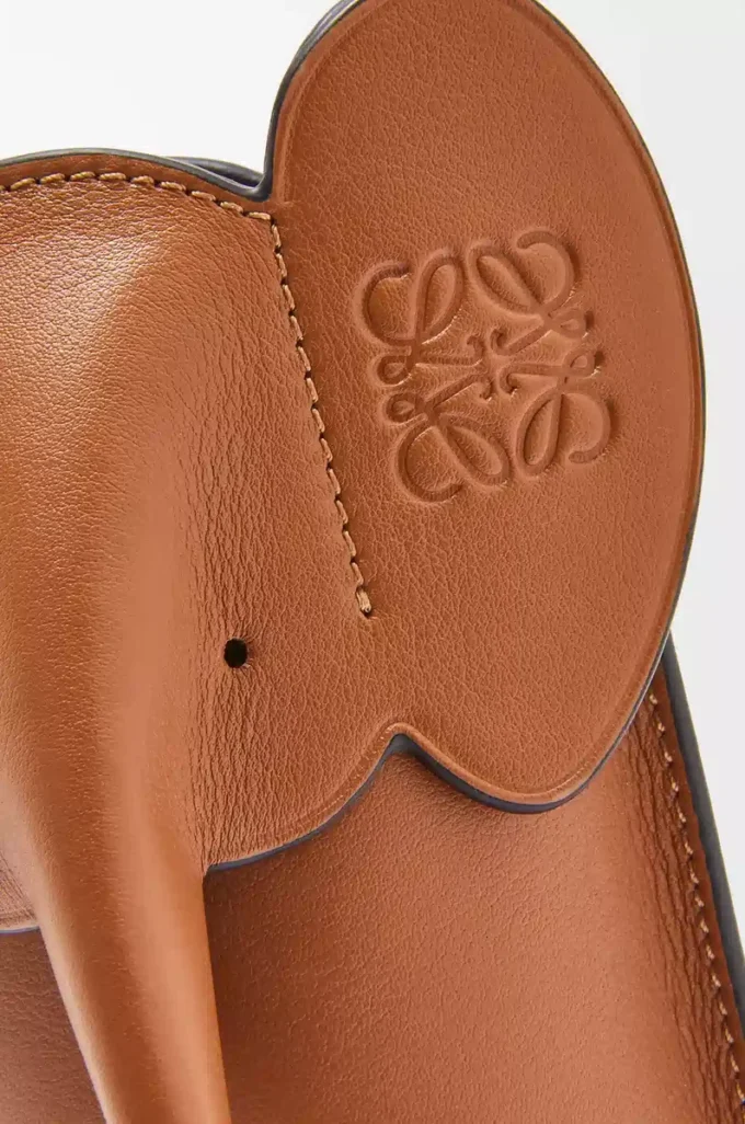 Pochette Elephant en cuir de veau classique Tan