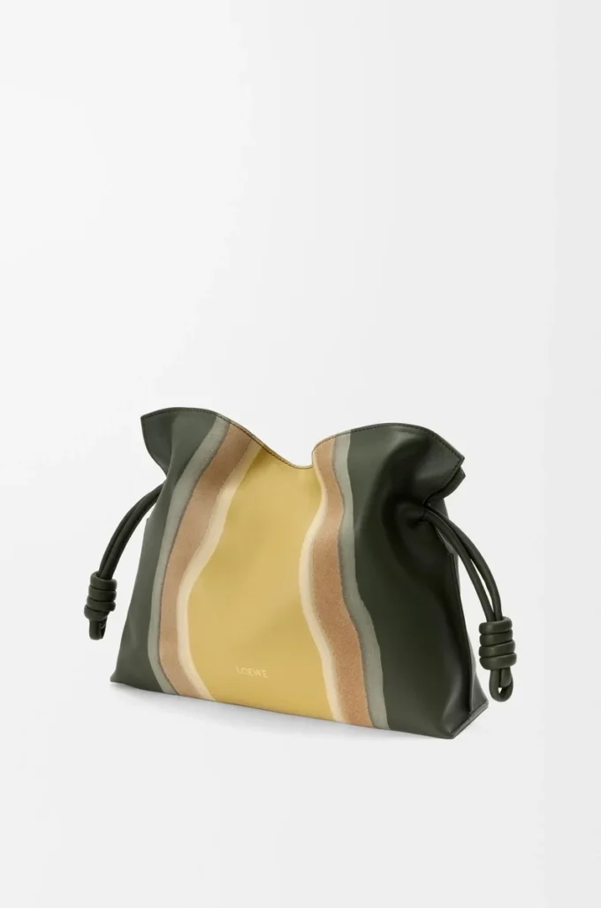 Pochette Flamenco Landscape moyenne en cuir de veau nappa vert bouteille/ocre