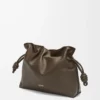 Pochette Flamenco moyenne en cuir de veau nappa Chocolate