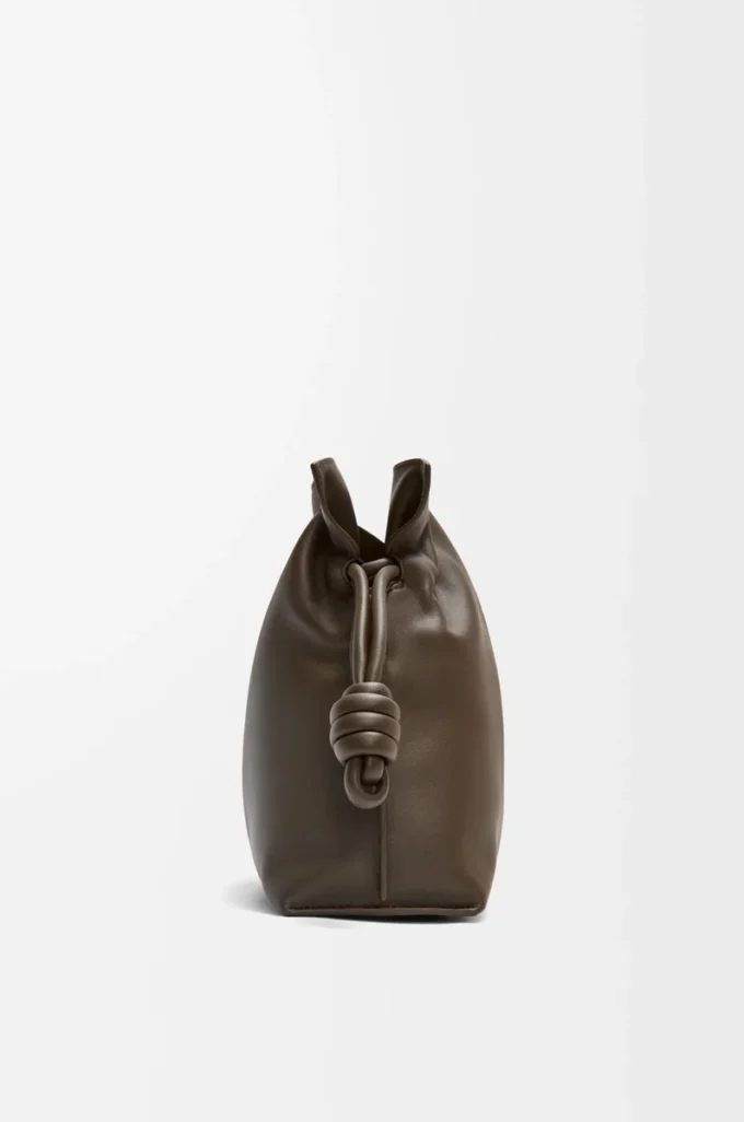 Pochette Flamenco moyenne en cuir de veau nappa Chocolate