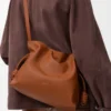Pochette Flamenco moyenne en cuir de veau nappa Écureuil