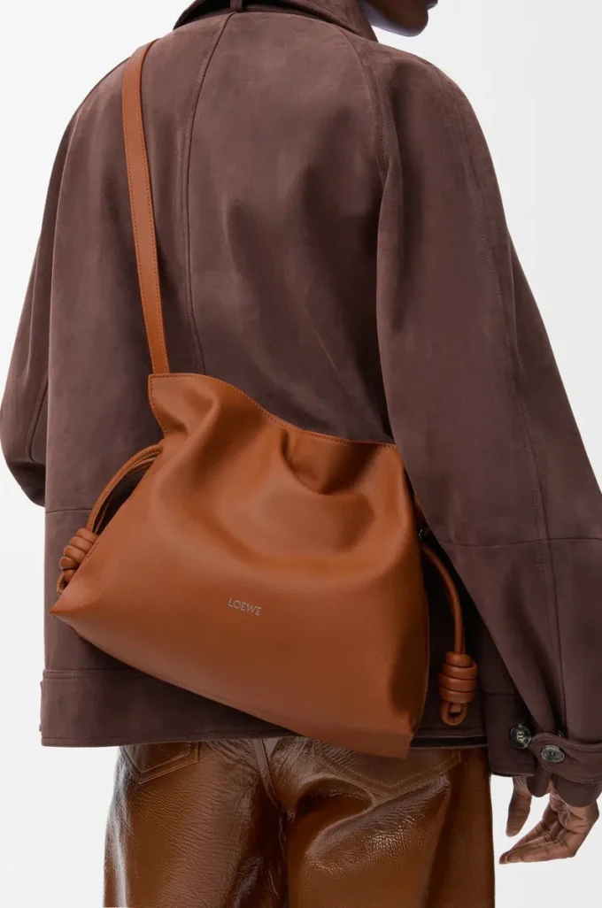 Pochette Flamenco moyenne en cuir de veau nappa Écureuil