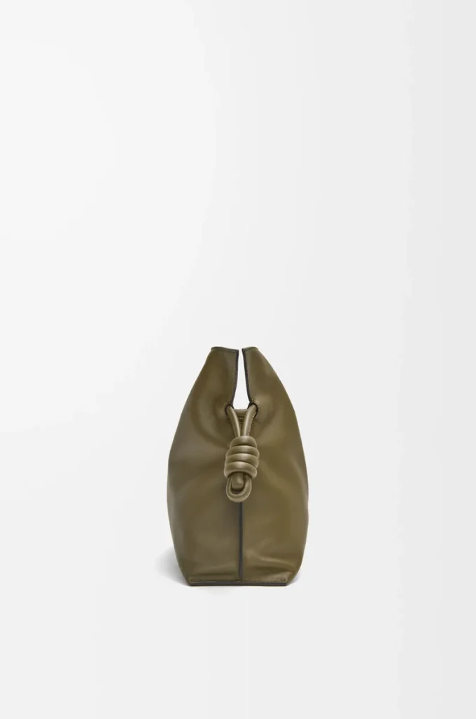Pochette Flamenco moyenne en cuir de veau nappa Dark Khaki