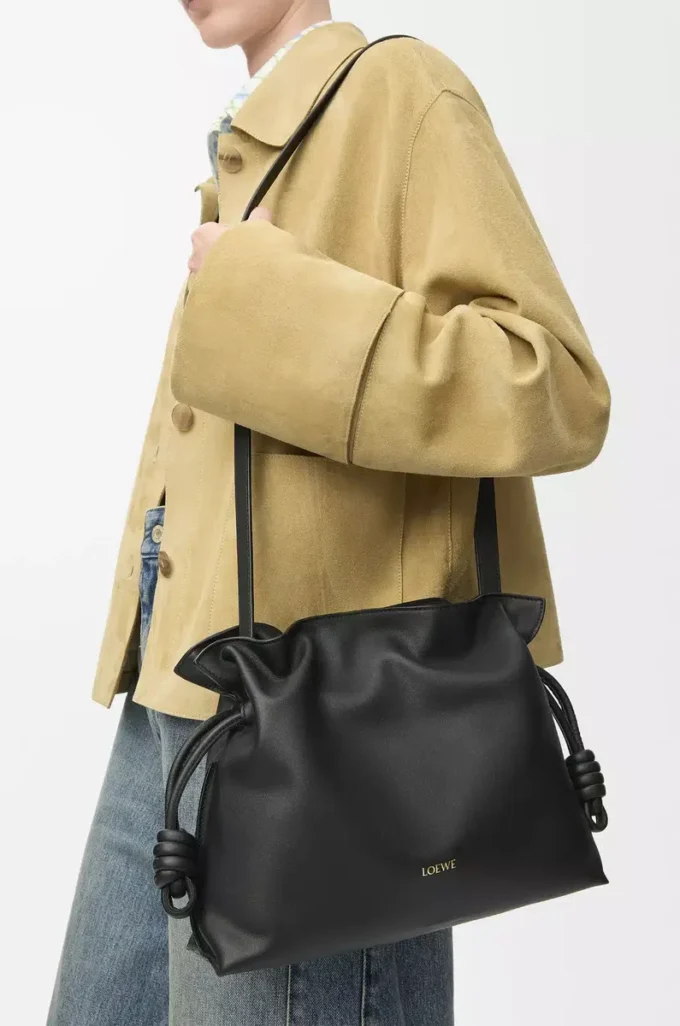 Pochette Flamenco moyenne en cuir de veau nappa noir