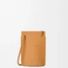 Pochette Pebble Dice en cuir de veau classique Warm Desert Pochette Pebble Dice en cuir de veau classique Warm Desert