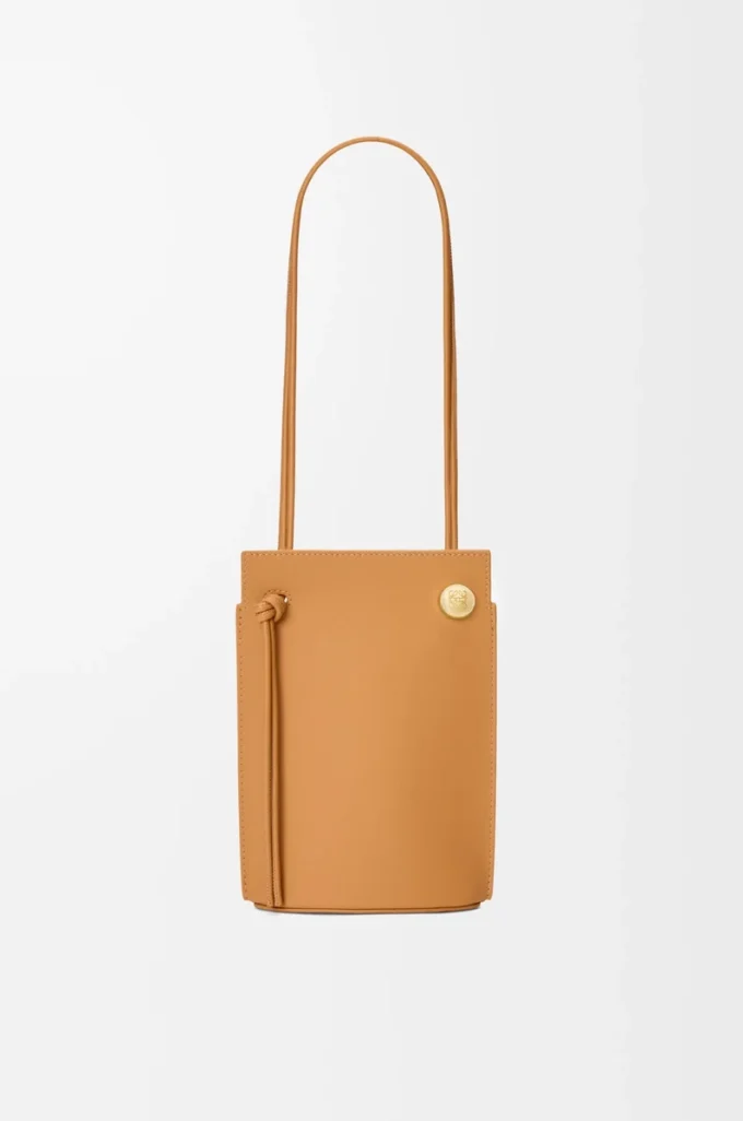 Pochette Pebble Dice en cuir de veau classique Warm Desert Pochette Pebble Dice en cuir de veau classique Warm Desert