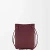 Pochette Pebble en cuir de veau lisse Dark Burgundy Pochette Pebble en cuir de veau lisse Dark Burgundy