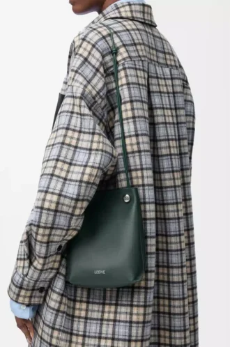 Pochette Pebble en cuir de veau lisse Sherwood