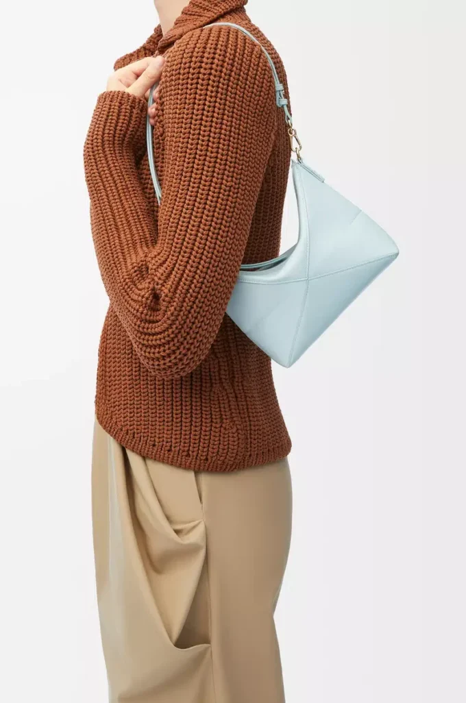 Pochette Puzzle Fold en cuir de veau nappa brillant Blue Iceberg