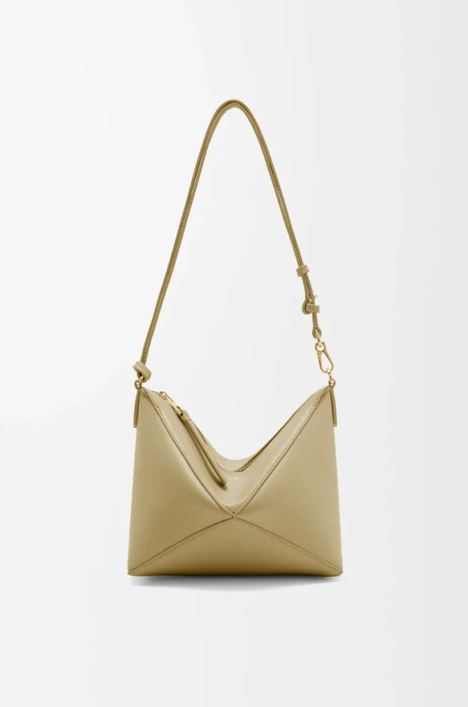 Pochette Puzzle Fold en cuir de veau nappa brillant vert argile