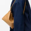 Pochette Puzzle Fold en cuir de veau nappa brillant Warm Desert